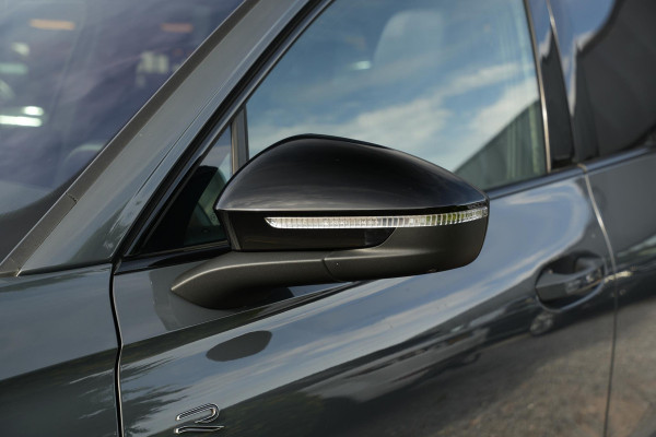 Volkswagen Tiguan 1.5 eHybrid R-Line Business Pano Leer Massage NL auto