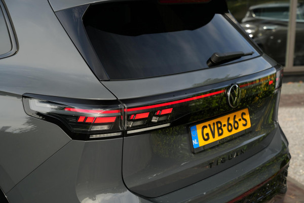 Volkswagen Tiguan 1.5 eHybrid R-Line Business Pano Leer Massage NL auto