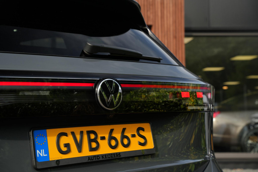 Volkswagen Tiguan 1.5 eHybrid R-Line Business Pano Leer Massage NL auto