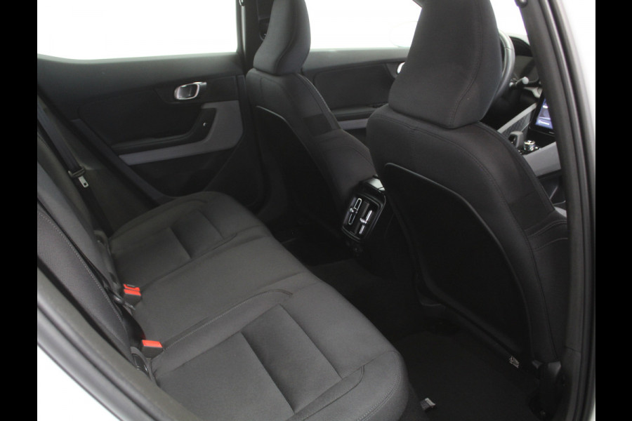 Polestar 2 Standard Range Single Motor 69 kWh PILOTPACK | CARPLAY | 360CAMERA | ADAPCRUISE | WEGKLAPTRHAAK | LMV19 | CLIMATE | STOELVERW |
