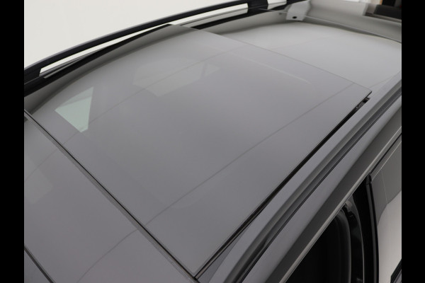 Mercedes-Benz Glb 200 AMG 7p. Pano, Trekhaak, Distronic, Memory