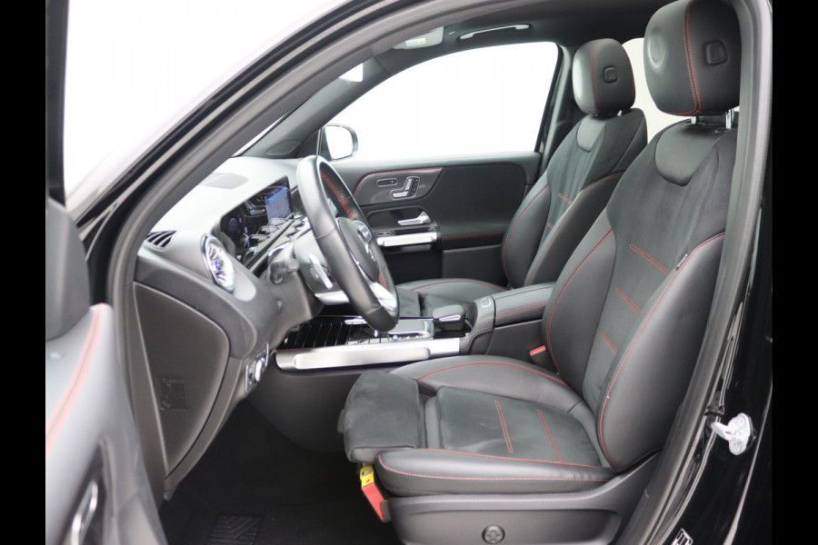 Mercedes-Benz Glb 200 AMG 7p. Pano, Trekhaak, Distronic, Memory