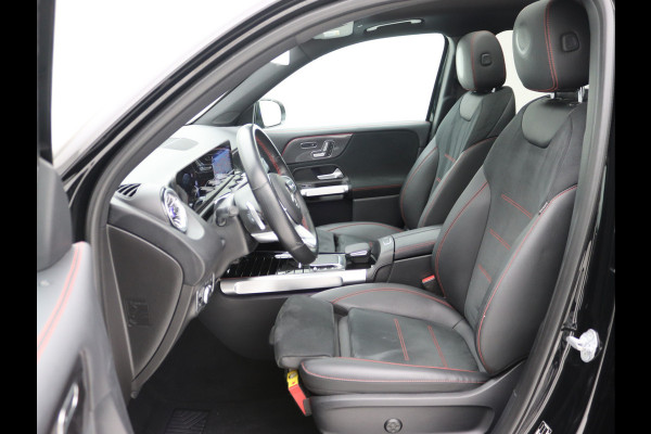 Mercedes-Benz Glb 200 AMG 7p. Pano, Trekhaak, Distronic, Memory