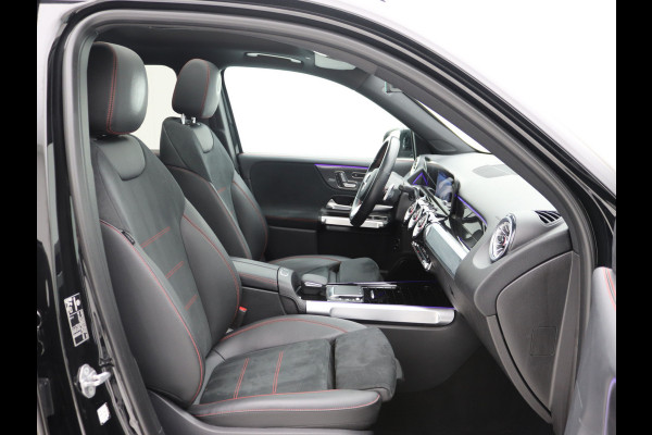 Mercedes-Benz Glb 200 AMG 7p. Pano, Trekhaak, Distronic, Memory