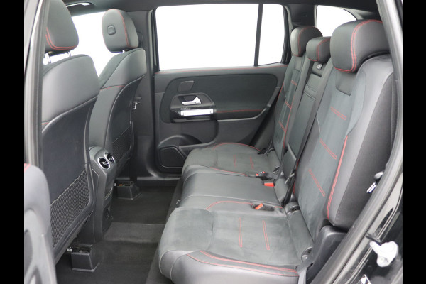 Mercedes-Benz Glb 200 AMG 7p. Pano, Trekhaak, Distronic, Memory