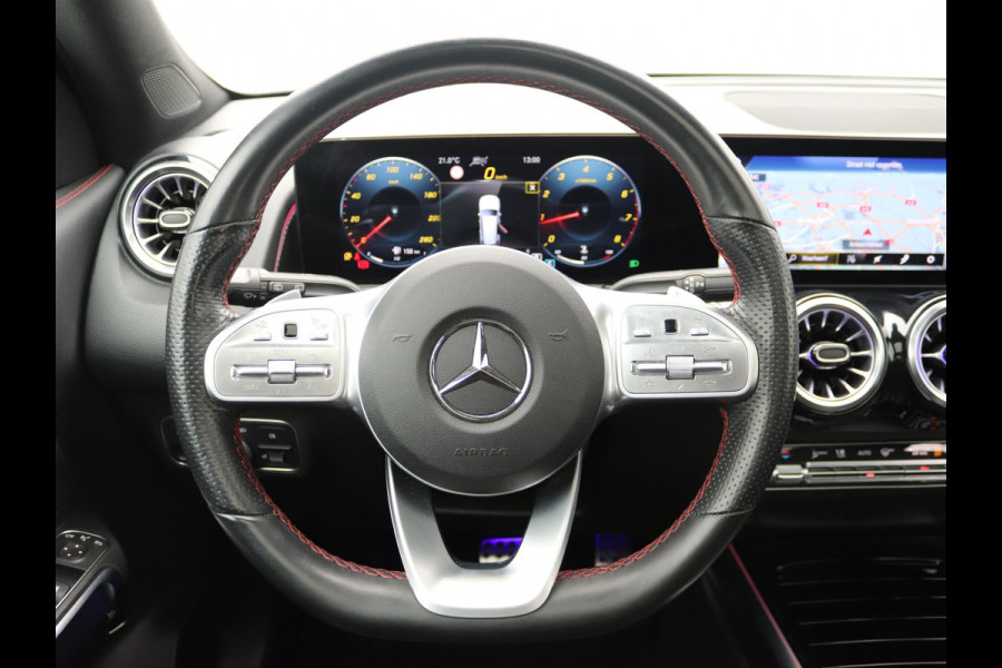 Mercedes-Benz Glb 200 AMG 7p. Pano, Trekhaak, Distronic, Memory
