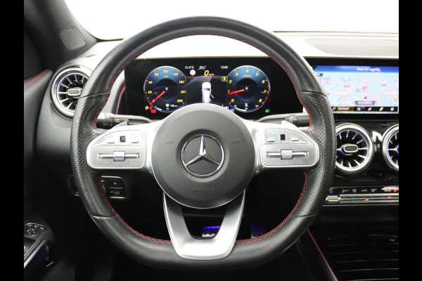 Mercedes-Benz Glb 200 AMG 7p. Pano, Trekhaak, Distronic, Memory