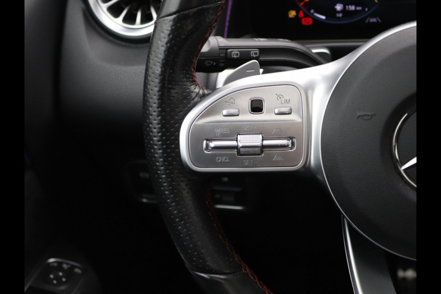 Mercedes-Benz Glb 200 AMG 7p. Pano, Trekhaak, Distronic, Memory