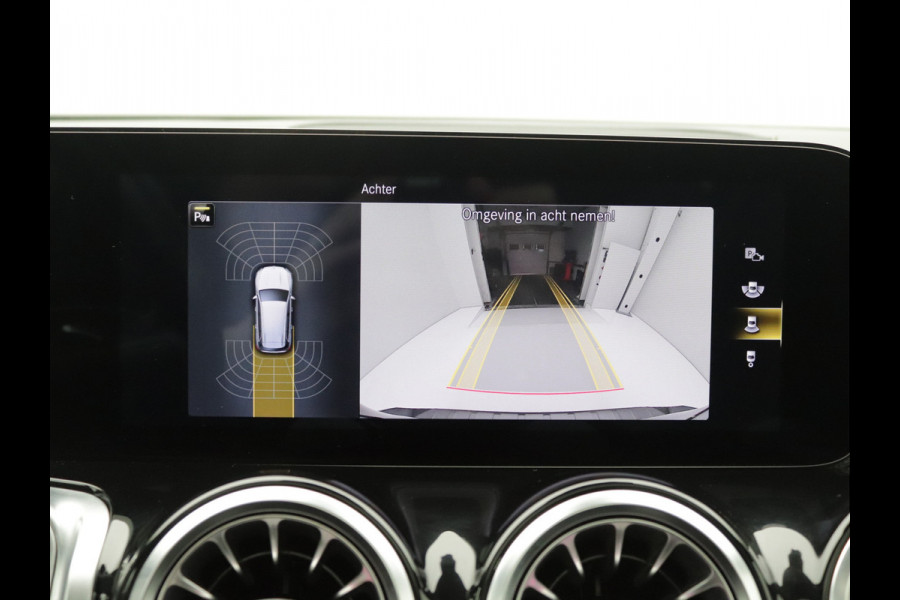 Mercedes-Benz Glb 200 AMG 7p. Pano, Trekhaak, Distronic, Memory