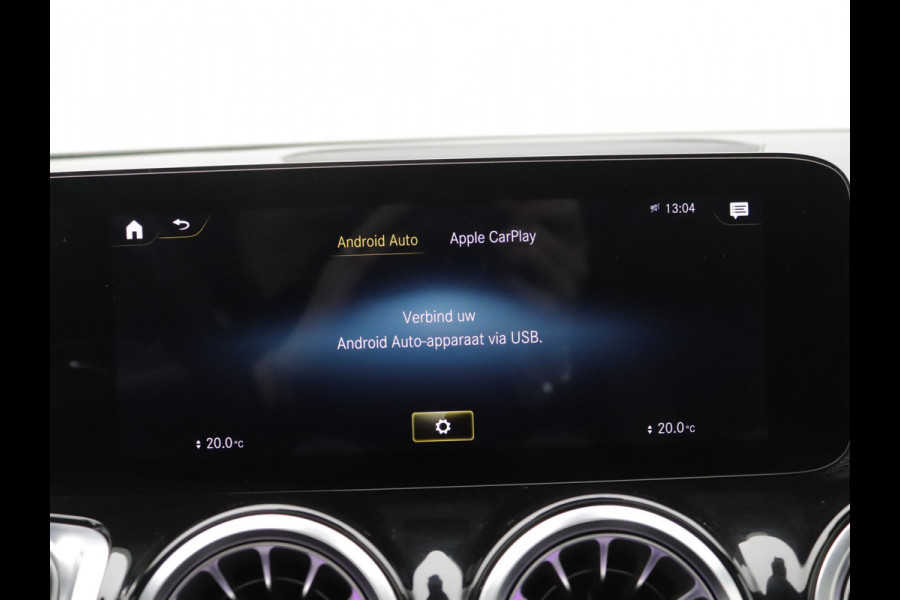 Mercedes-Benz Glb 200 AMG 7p. Pano, Trekhaak, Distronic, Memory