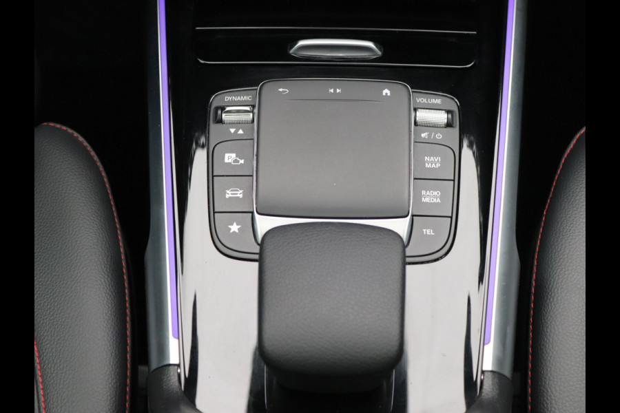 Mercedes-Benz Glb 200 AMG 7p. Pano, Trekhaak, Distronic, Memory