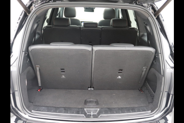 Mercedes-Benz Glb 200 AMG 7p. Pano, Trekhaak, Distronic, Memory
