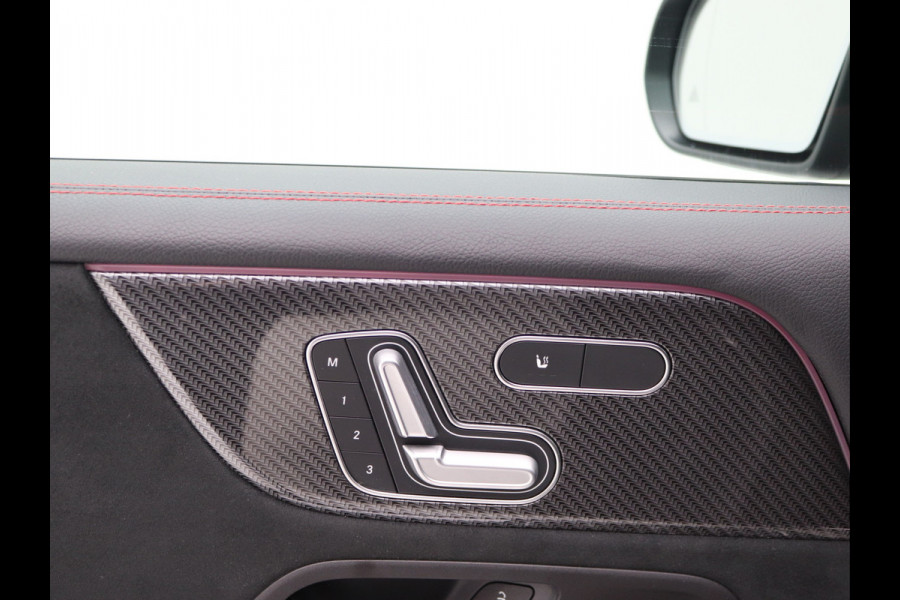 Mercedes-Benz Glb 200 AMG 7p. Pano, Trekhaak, Distronic, Memory
