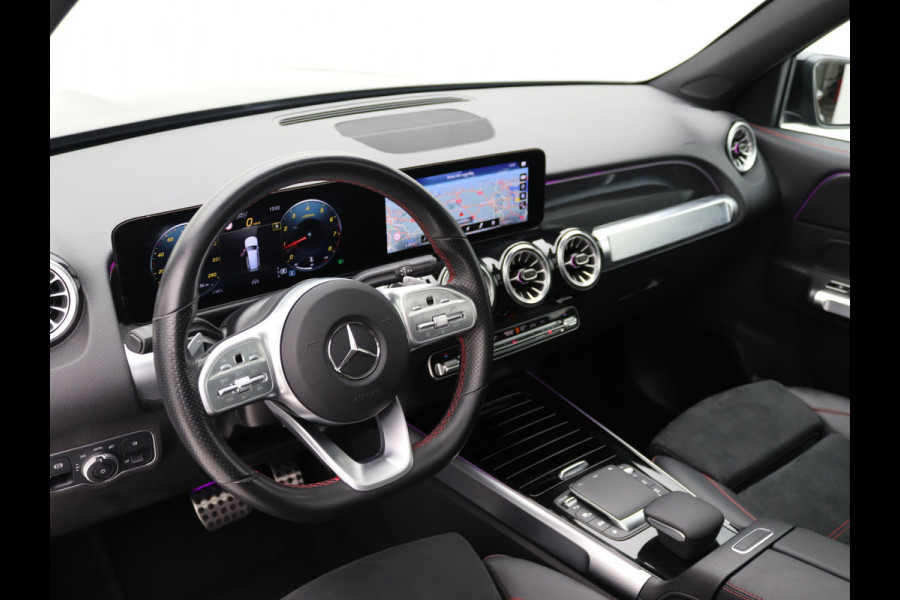 Mercedes-Benz Glb 200 AMG 7p. Pano, Trekhaak, Distronic, Memory