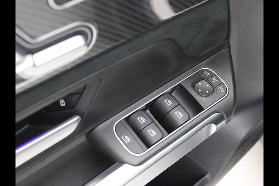 Mercedes-Benz Glb 200 AMG 7p. Pano, Trekhaak, Distronic, Memory