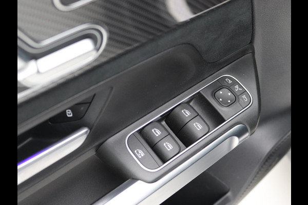 Mercedes-Benz Glb 200 AMG 7p. Pano, Trekhaak, Distronic, Memory