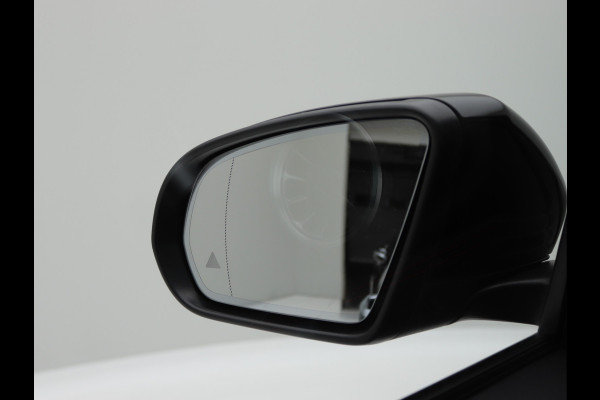 Mercedes-Benz Glb 200 AMG 7p. Pano, Trekhaak, Distronic, Memory