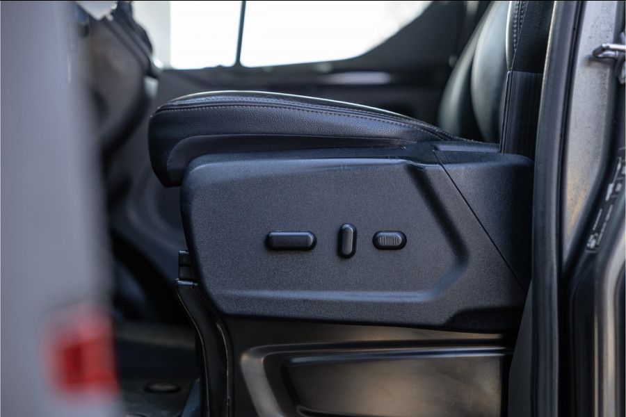 Ford Transit Custom 320 2.0 TDCI 185 PK L2H1 Sport | L+R Schuifdeur | ACC | Elek stoelen | Standkachel | CarPlay | Camera | Navigatie | Trekhaak | Inrichting | Nieuwe APK