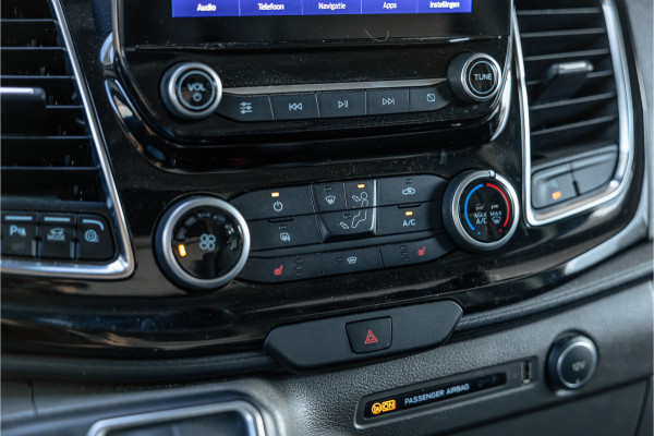 Ford Transit Custom 320 2.0 TDCI 185 PK L2H1 Sport | L+R Schuifdeur | ACC | Elek stoelen | Standkachel | CarPlay | Camera | Navigatie | Trekhaak | Inrichting | Nieuwe APK