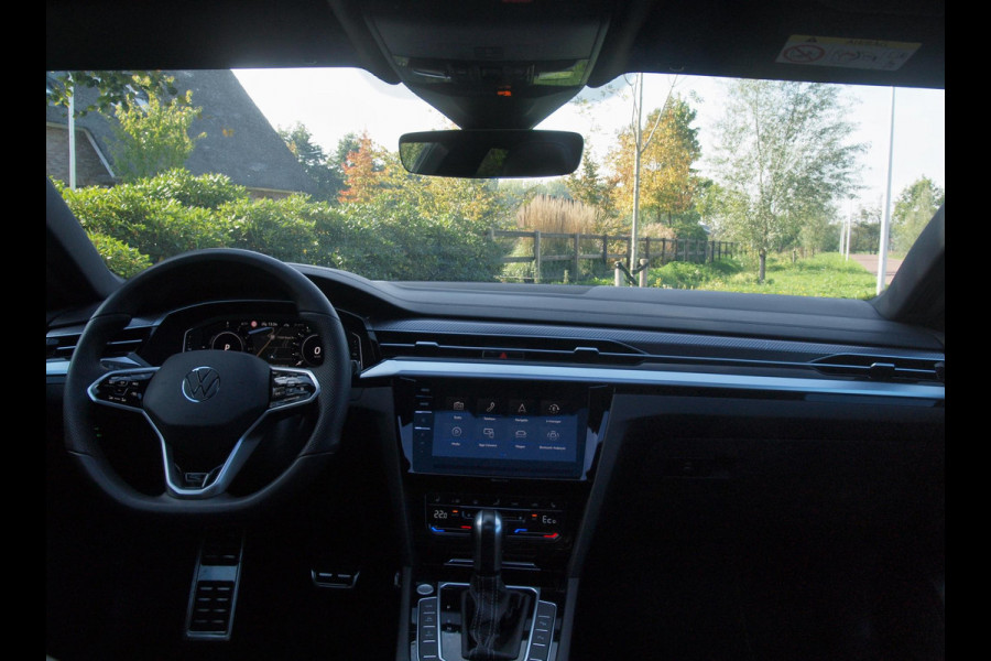 Volkswagen Arteon Shooting Brake 1.4 TSI eHybrid R-Line Business+ | Panoramadak | Trekhaak | Camera | Apple Carplay | Sfeerverlichting |