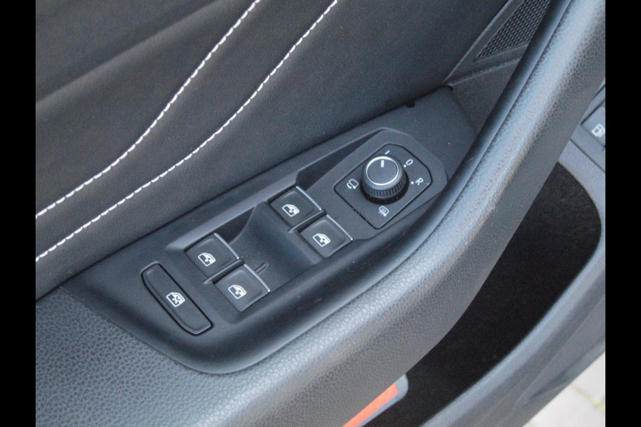 Volkswagen Arteon Shooting Brake 1.4 TSI eHybrid R-Line Business+ | Panoramadak | Trekhaak | Camera | Apple Carplay | Sfeerverlichting |