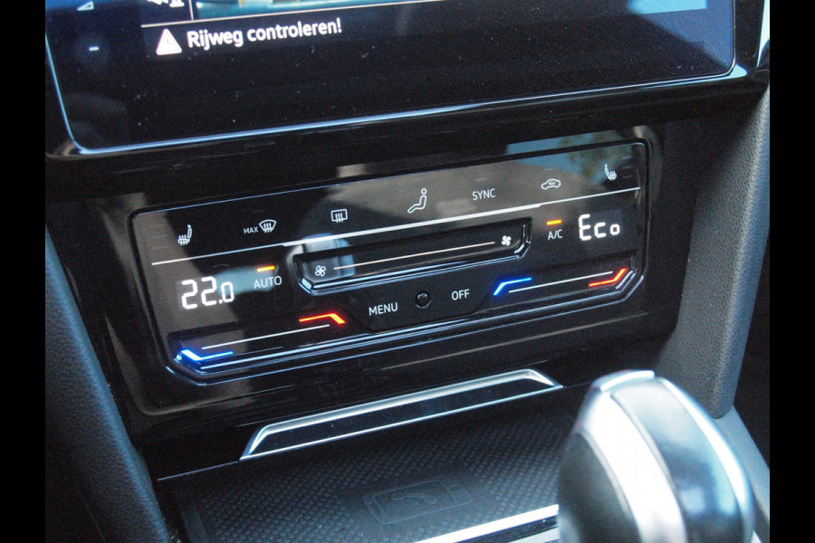 Volkswagen Arteon Shooting Brake 1.4 TSI eHybrid R-Line Business+ | Panoramadak | Trekhaak | Camera | Apple Carplay | Sfeerverlichting |