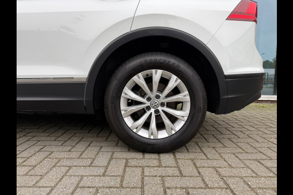 Volkswagen Tiguan 1.5 TSI Comfortline - Navi - Parkeerhulp - Climate - Org.NL
