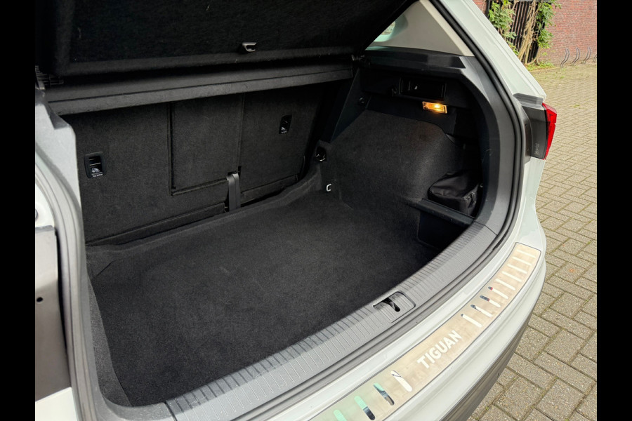 Volkswagen Tiguan 1.5 TSI Comfortline - Navi - Parkeerhulp - Climate - Org.NL