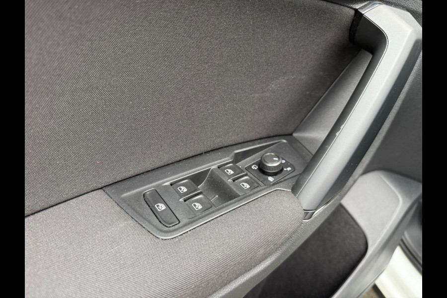 Volkswagen Tiguan 1.5 TSI Comfortline - Navi - Parkeerhulp - Climate - Org.NL
