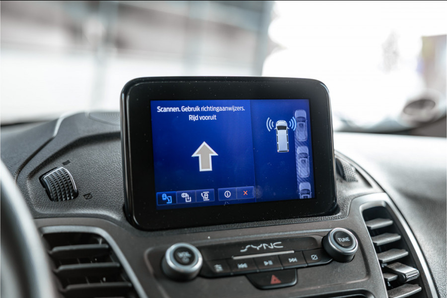 Ford Transit Connect 1.5 EcoBlue 120 PK L2 | Bi-Xenon | ACC | Blind Spot | Camera | CarPlay | Climate control | BOTT Inrichting | Stoelverwarming | Automatisch inparkeren | Dealer onderhouden | Nieuwe APK