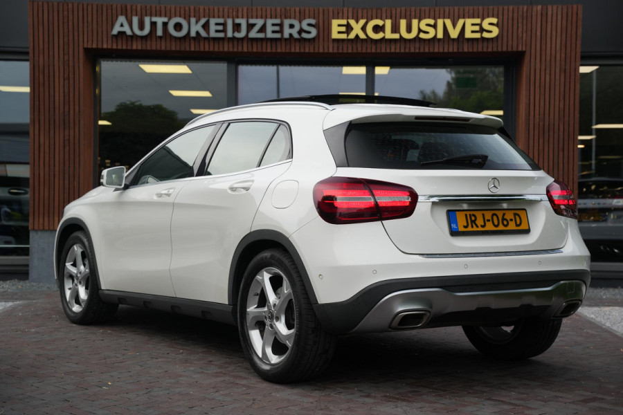 Mercedes-Benz GLA 180 Business Solution Pano Led