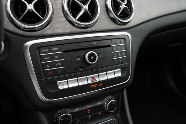 Mercedes-Benz GLA 180 Business Solution Pano Led