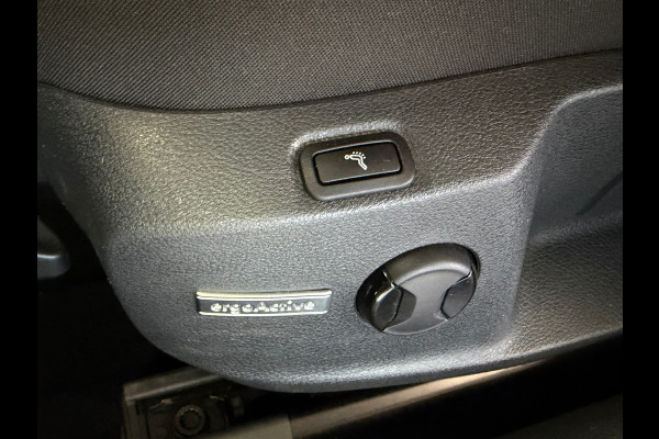 Volkswagen Golf 1.5 TSI Highline 150PK DSG NAVIGATIE LED ACC PDC V+A MASSAGESTOELEN