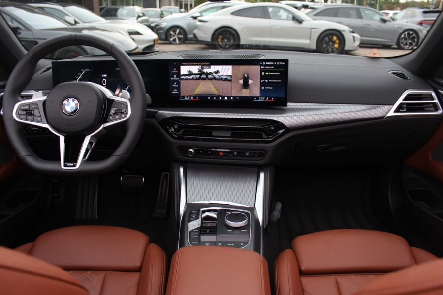 BMW 4 Serie Cabrio 430i xDrive M Sport Pro / Trekhaak / 360Camera / Individual Leder / Head-up / 18'' / Nekverwarming / Harman Kardon / Windscherm / Stuur+Stoelverwarming / Dodehoek / DAB / Cruise Control
