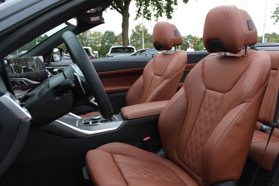 BMW 4 Serie Cabrio 430i xDrive M Sport Pro / Trekhaak / 360Camera / Individual Leder / Head-up / 18'' / Nekverwarming / Harman Kardon / Windscherm / Stuur+Stoelverwarming / Dodehoek / DAB / Cruise Control