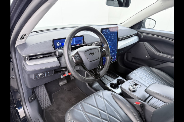 Ford Mustang Mach-E RWD 75kWh SOH 95% Adap.Cruise B&O®-Hifi Leder+Memory Trekhaak Stoel+Stuurverwarming Elek.Stoelen Navi Pdc Keyless Android Auto Apple Carplay Elek.Achterklep Lmv 18" DAB Bluetooth Led 1e Eigenaar Dealeronderhouden Origineel Nederlandse Auto