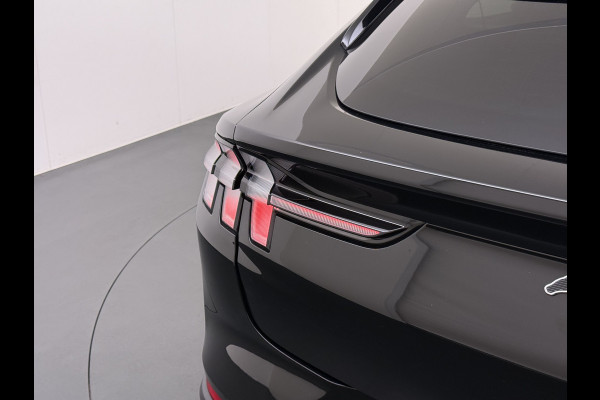Ford Mustang Mach-E RWD 75kWh SOH 95% Adap.Cruise B&O®-Hifi Leder+Memory Trekhaak Stoel+Stuurverwarming Elek.Stoelen Navi Pdc Keyless Android Auto Apple Carplay Elek.Achterklep Lmv 18" DAB Bluetooth Led 1e Eigenaar Dealeronderhouden Origineel Nederlandse Auto