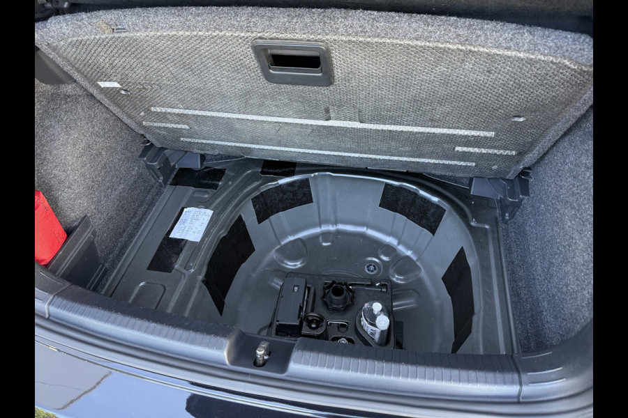 Volkswagen Polo 1.0 81pk Highline | Pano dak | Half leder | Full LED
