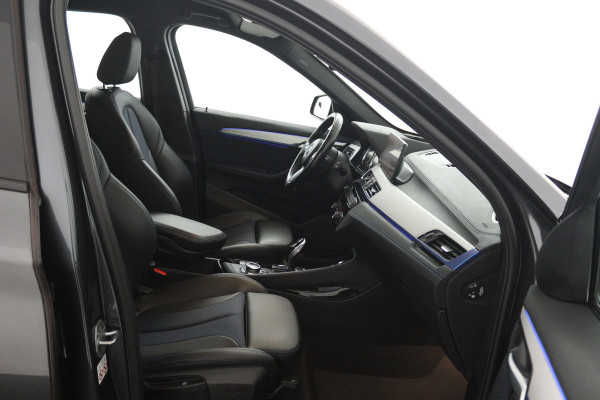 BMW X1 sDrive18i High Executive (SFEERVERLICHTING, NAVIGATIE, CRUISE CONTROL, DEALER ONDERHOUDEN)