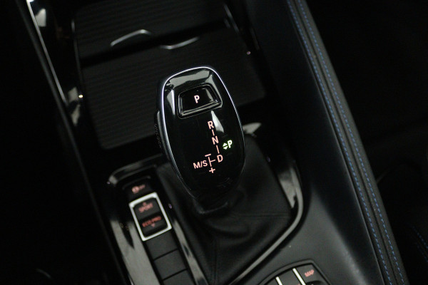 BMW X1 sDrive18i High Executive (SFEERVERLICHTING, NAVIGATIE, CRUISE CONTROL, DEALER ONDERHOUDEN)