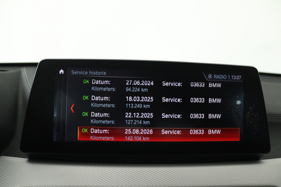 BMW X1 sDrive18i High Executive (SFEERVERLICHTING, NAVIGATIE, CRUISE CONTROL, DEALER ONDERHOUDEN)