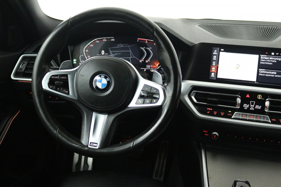 BMW 3-serie 320i High Executive M-sport(M-PAkKKET, CAMERA, STOELVERWARMING, SFEERVERLICHTING, DEALER ONDERHOUDEN)