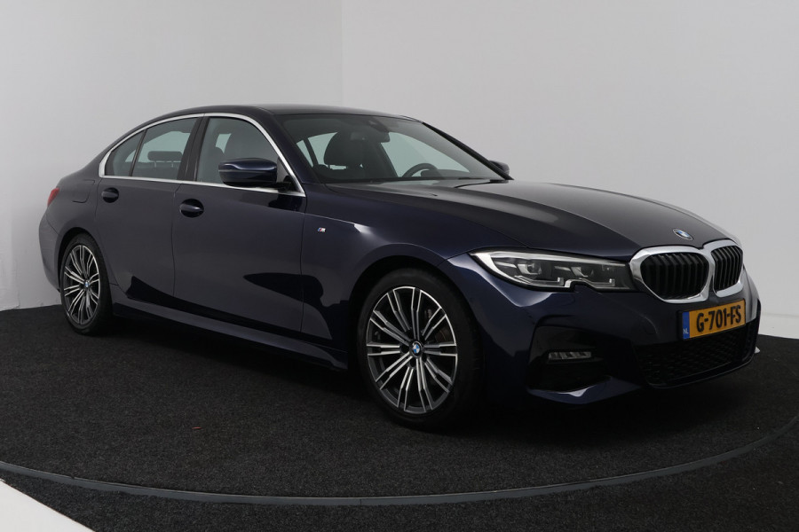 BMW 3-serie 320i High Executive M-sport(M-PAkKKET, CAMERA, STOELVERWARMING, SFEERVERLICHTING, DEALER ONDERHOUDEN)
