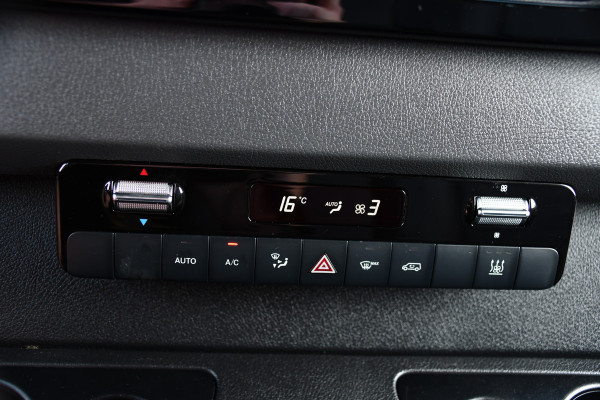 Mercedes-Benz Sprinter 319 1.9 CDI L2H2 AMG Black Edition Adaptieve Cruise, Carplay, 3500kg Trekhaak, Camera, LED, 190pk, 10,5'' Mbux, Sensoren, Leder, Standkachel. Automaat, Uniek!
