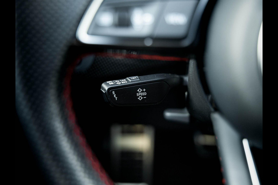 Audi A4 Avant 45 TFSI quattro edition one | B&O 3D Sound | Panorama dak | Matrix led | S Sports Seats | Head-up | Carbon inleg