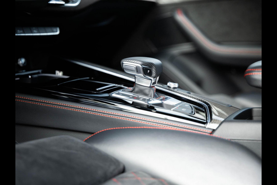 Audi A4 Avant 45 TFSI quattro edition one | B&O 3D Sound | Panorama dak | Matrix led | S Sports Seats | Head-up | Carbon inleg