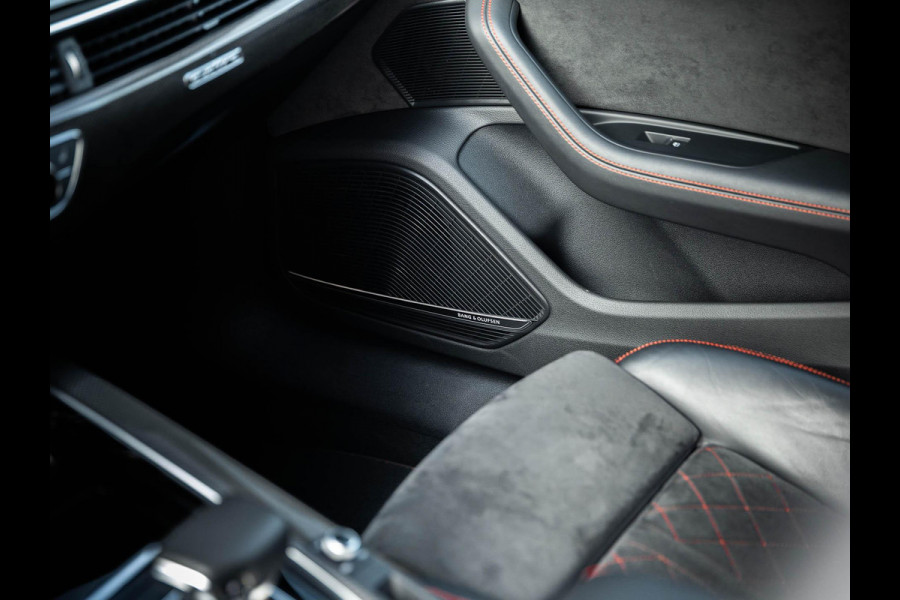 Audi A4 Avant 45 TFSI quattro edition one | B&O 3D Sound | Panorama dak | Matrix led | S Sports Seats | Head-up | Carbon inleg