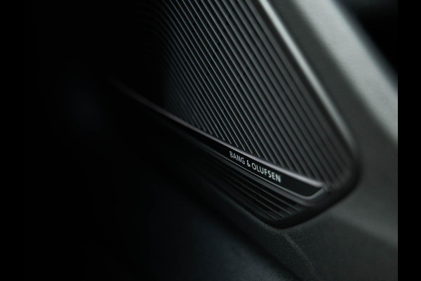 Audi A4 Avant 45 TFSI quattro edition one | B&O 3D Sound | Panorama dak | Matrix led | S Sports Seats | Head-up | Carbon inleg