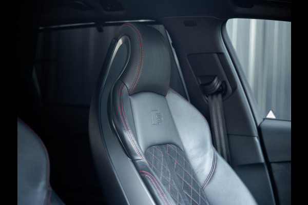 Audi A4 Avant 45 TFSI quattro edition one | B&O 3D Sound | Panorama dak | Matrix led | S Sports Seats | Head-up | Carbon inleg