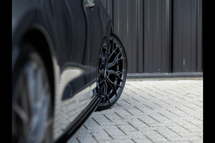 Audi A4 Avant 45 TFSI quattro edition one | B&O 3D Sound | Panorama dak | Matrix led | S Sports Seats | Head-up | Carbon inleg